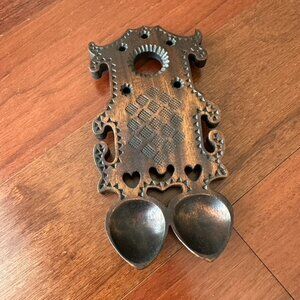 19TH CENTURY WOODEN BUTTER MOLD/STAMP-HAND CARVED WITH HEART DESIGN